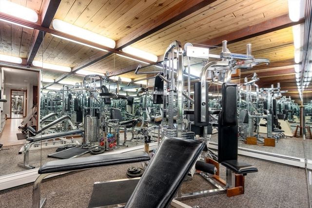 133 Oak Hill St, Newton, MA 02459