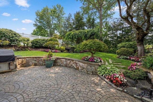 133 Oak Hill St, Newton, MA 02459