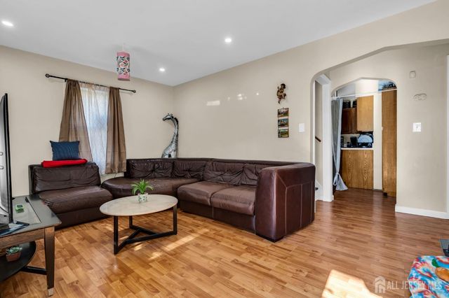 3181 woodbridge Avenue, Edison, NJ 08831