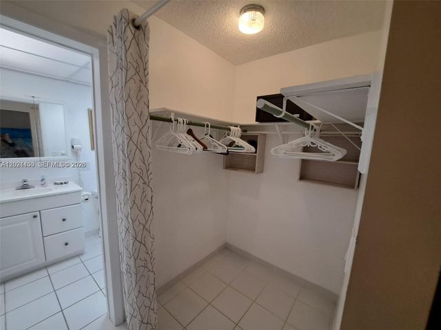 201 178th Dr 332, Sunny Isles Beach, FL 33160