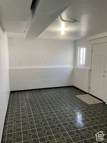 390 W 5050 S, Washington Terrace, UT 84405