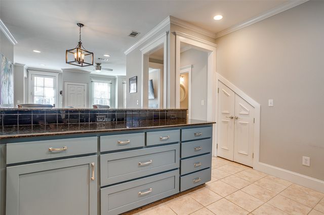 1211 S Adams Street, Fort Worth, TX 76104