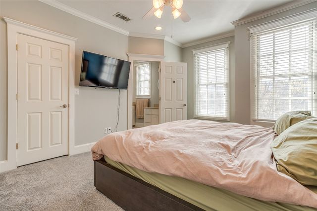 1211 S Adams Street, Fort Worth, TX 76104