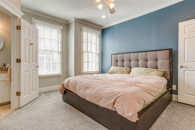 1211 S Adams Street, Fort Worth, TX 76104