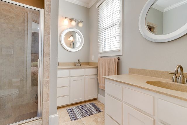 1211 S Adams Street, Fort Worth, TX 76104