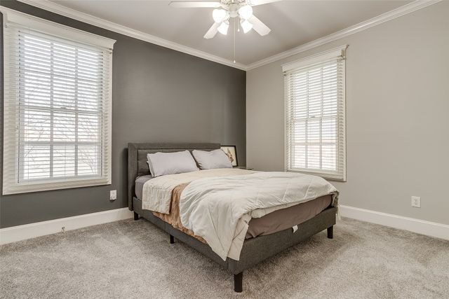 1211 S Adams Street, Fort Worth, TX 76104