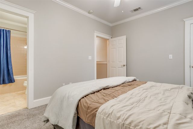 1211 S Adams Street, Fort Worth, TX 76104