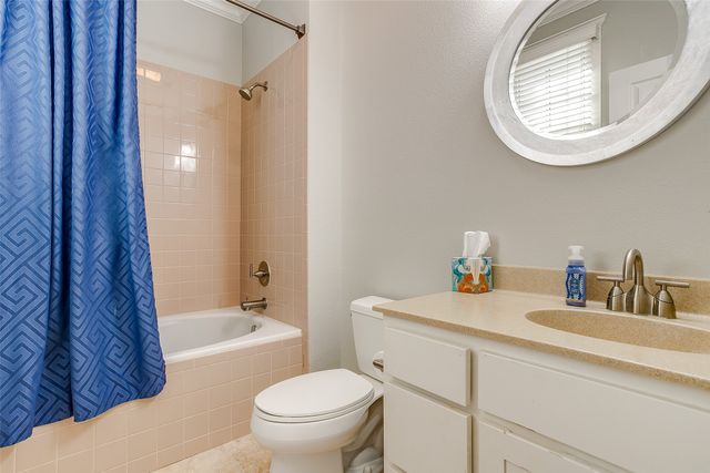 1211 S Adams Street, Fort Worth, TX 76104