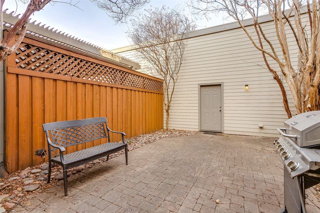 1211 S Adams Street, Fort Worth, TX 76104