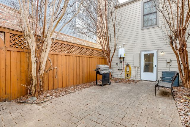1211 S Adams Street, Fort Worth, TX 76104