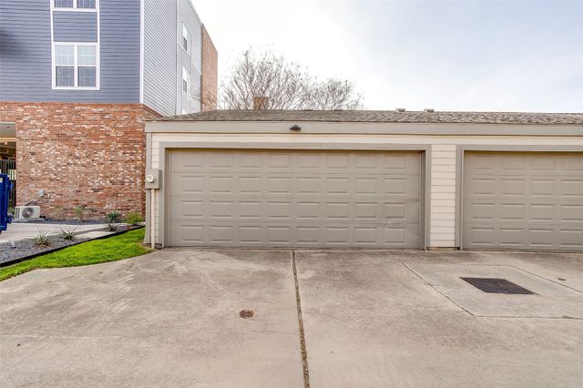 1211 S Adams Street, Fort Worth, TX 76104