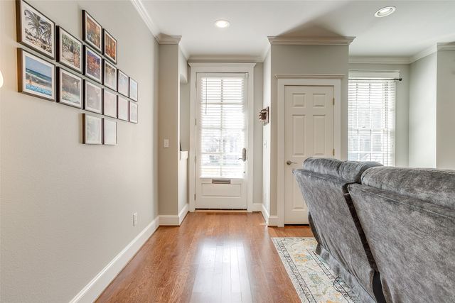 1211 S Adams Street, Fort Worth, TX 76104