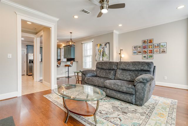 1211 S Adams Street, Fort Worth, TX 76104