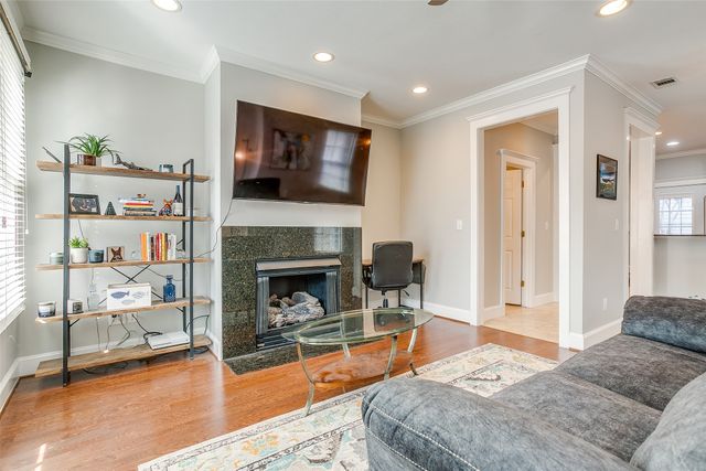 1211 S Adams Street, Fort Worth, TX 76104