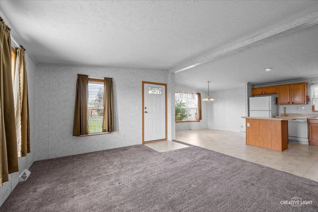 879 Meadowlark Circle B, Sandwich, IL 60548