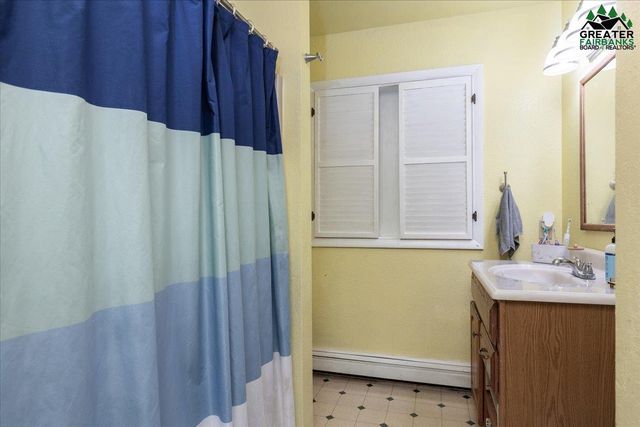 1370 TOOLIK DRIVE, North Pole, AK 99705