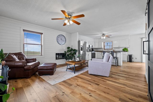 100 9th Avenue, Slater, IA 50244