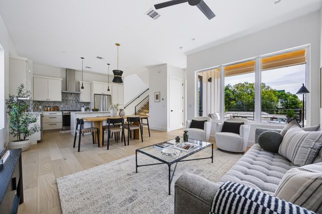 301 N Pleasant Valley RD 1, Austin, TX 78702
