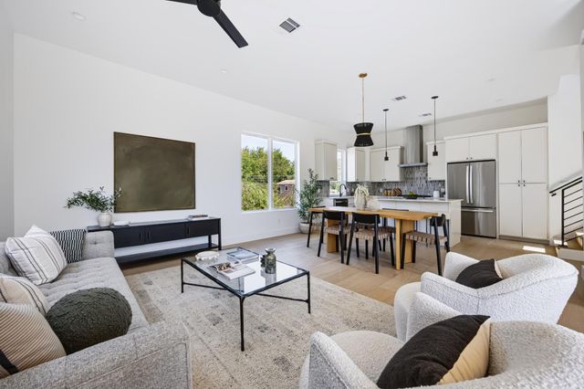 301 N Pleasant Valley RD 1, Austin, TX 78702