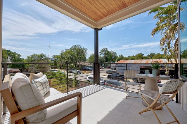 301 N Pleasant Valley RD 1, Austin, TX 78702