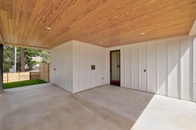 301 N Pleasant Valley RD 1, Austin, TX 78702
