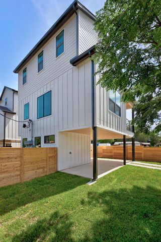 301 N Pleasant Valley RD 1, Austin, TX 78702