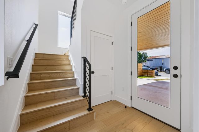 301 N Pleasant Valley RD 1, Austin, TX 78702