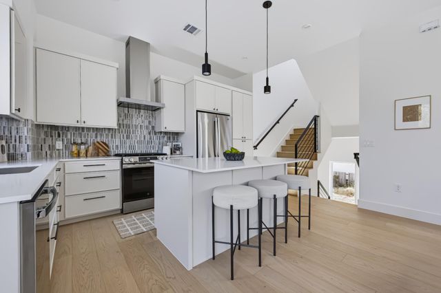 301 N Pleasant Valley RD 1, Austin, TX 78702