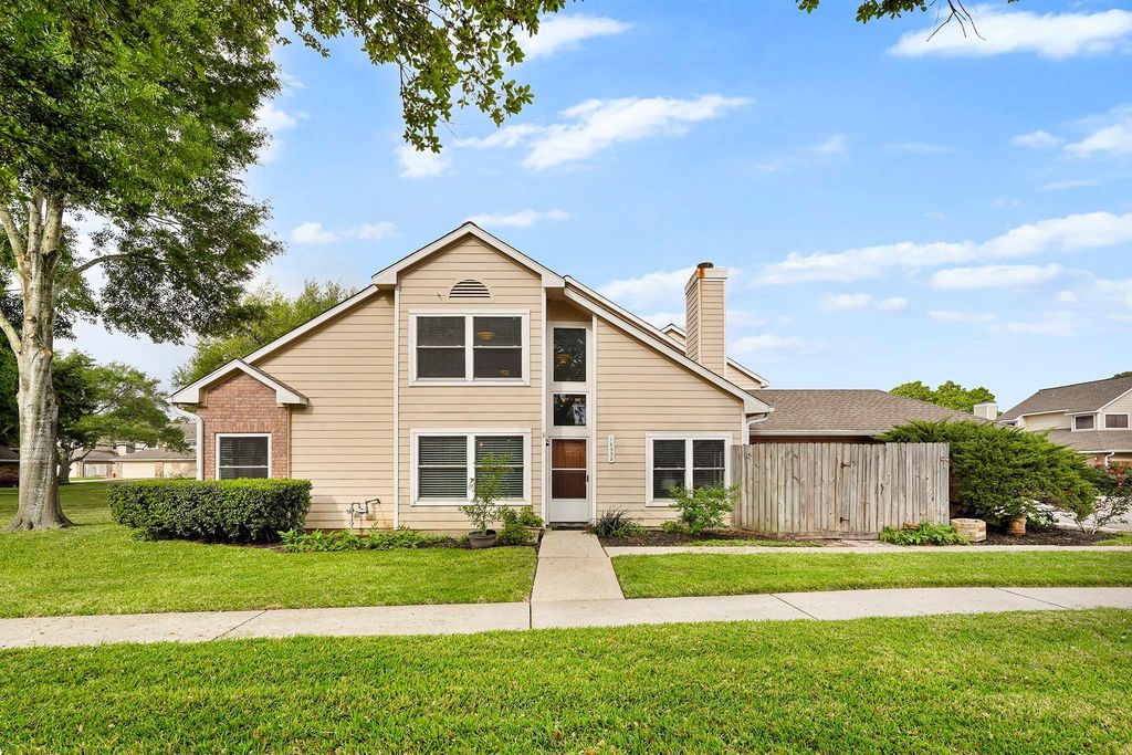 16538 Holly Trail Drive, Houston, TX 77058