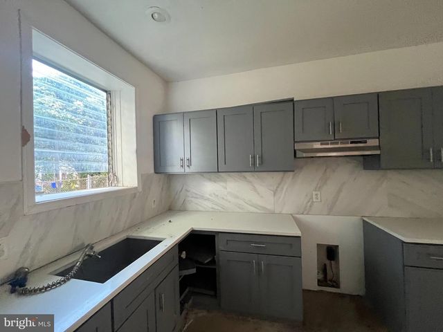 3818 N GRATZ ST, Philadelphia, PA 19140