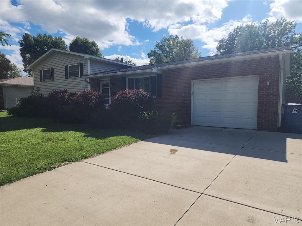 506 Texas Boulevard, Bethalto, IL 62010
