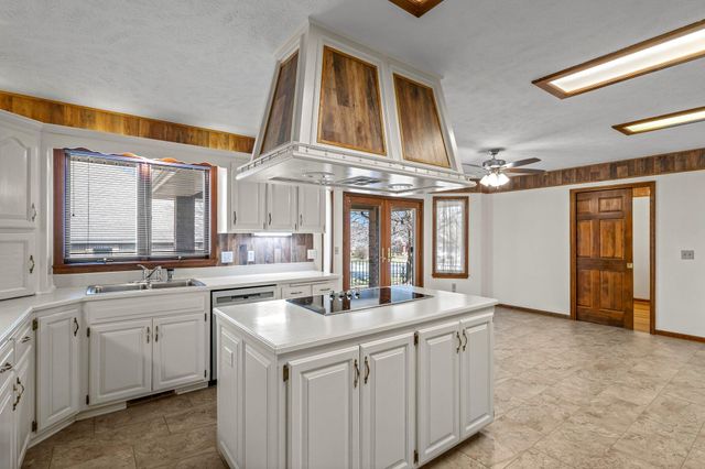3131 East Southern Hills Boulevard, Springfield, MO 65804