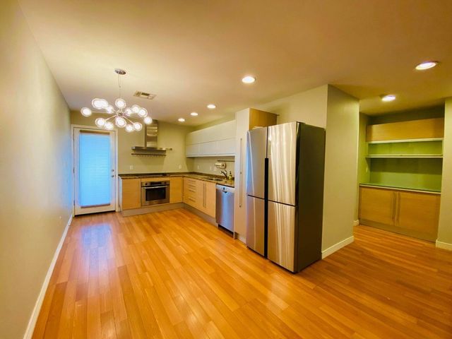 1850 E MARYLAND Avenue 16, Phoenix, AZ 85016