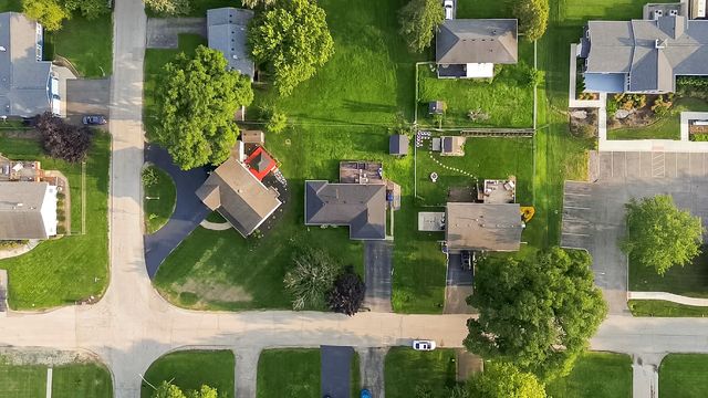 1501 Channel Beach Avenue, Johnsburg, IL 60051