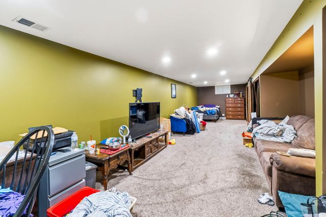 1501 Channel Beach Avenue, Johnsburg, IL 60051