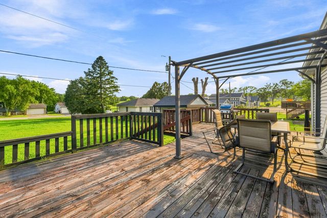 1501 Channel Beach Avenue, Johnsburg, IL 60051