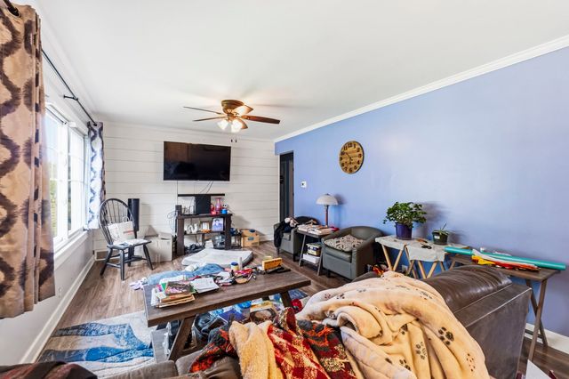 1501 Channel Beach Avenue, Johnsburg, IL 60051