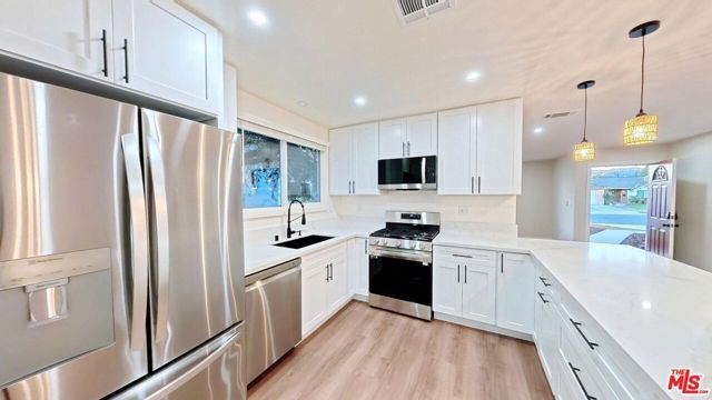 6626 Berquist Avenue, West Hills (los Angeles), CA 91307