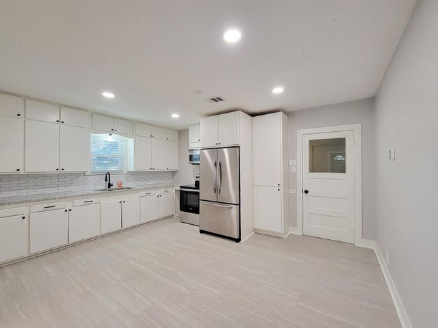 1113 San Jacinto Street, Rosenberg, TX 77471