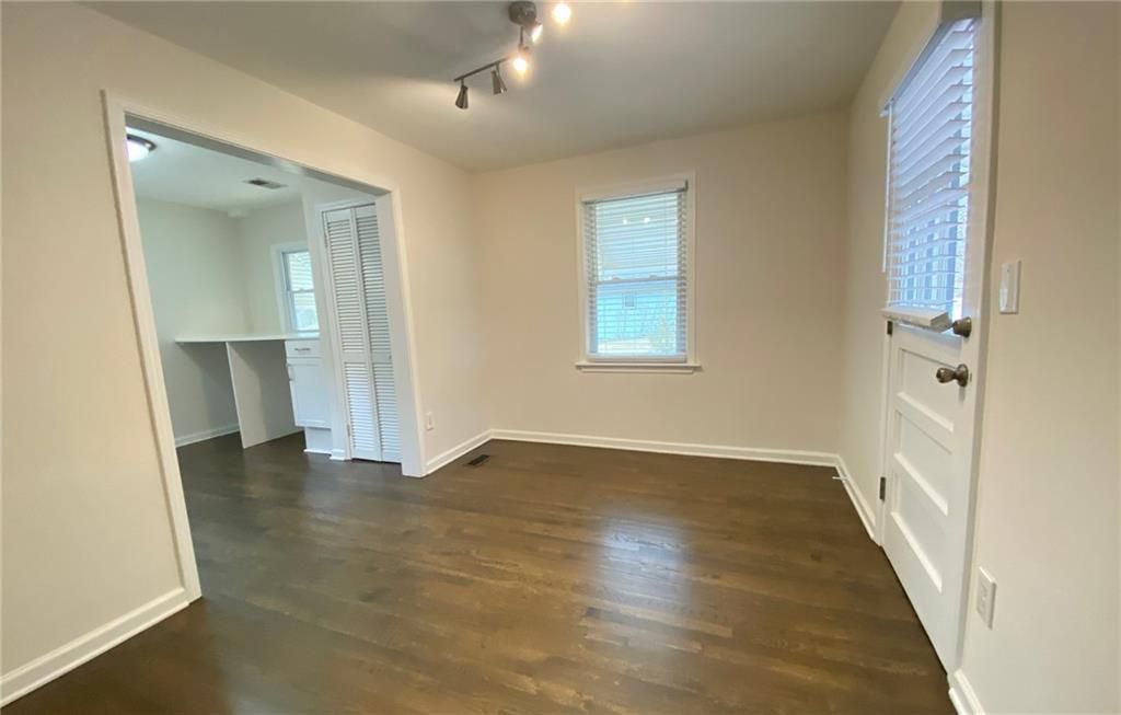 Image 24 of property listing at 330 Community Drive SW, Mableton, GA 30126