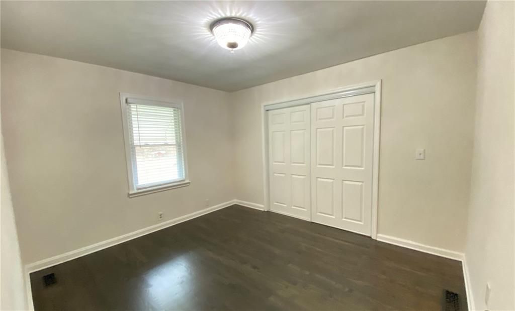 Image 28 of property listing at 330 Community Drive SW, Mableton, GA 30126
