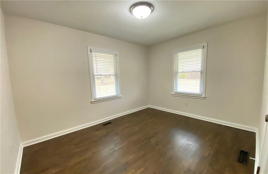 Image 34 of property listing at 330 Community Drive SW, Mableton, GA 30126