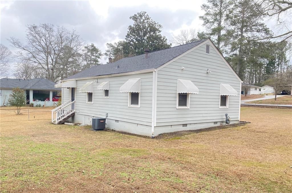 Image 37 of property listing at 330 Community Drive SW, Mableton, GA 30126