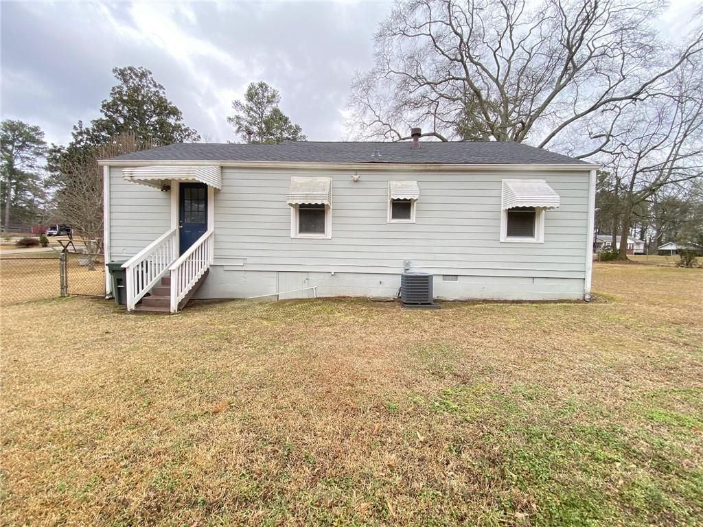 Image 39 of property listing at 330 Community Drive SW, Mableton, GA 30126