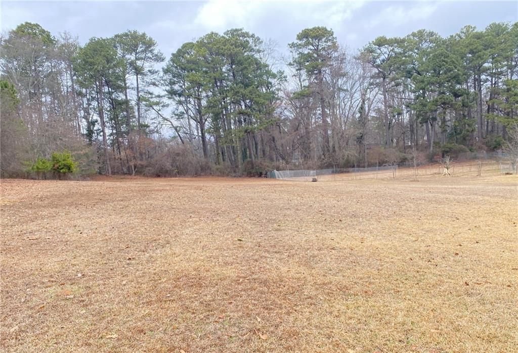 Image 40 of property listing at 330 Community Drive SW, Mableton, GA 30126