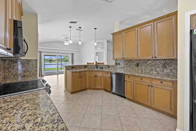 478 SW Sundance Trail, Port St Lucie, FL 34953