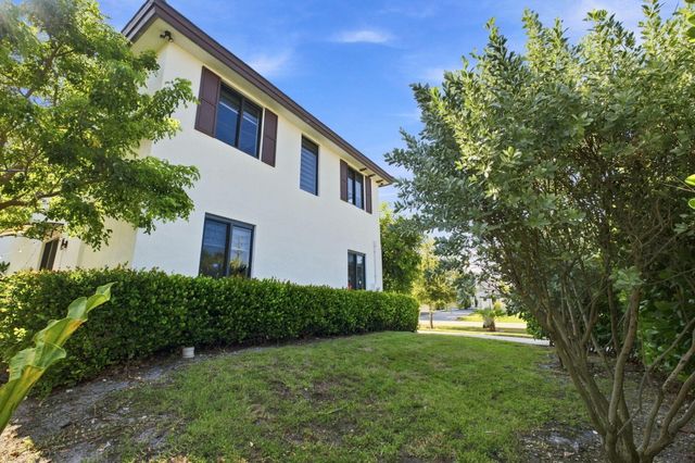 1090 SE 3RD Street 1090, Pompano Beach, FL 33060