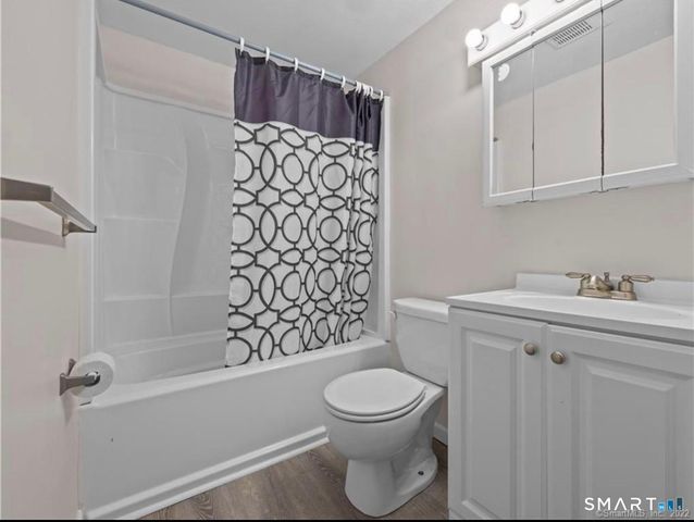 130 Coe Avenue 32, East Haven, CT 06512