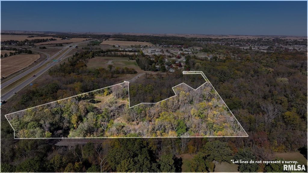 302 SILVER CREEK Road, De Witt, IA 52742