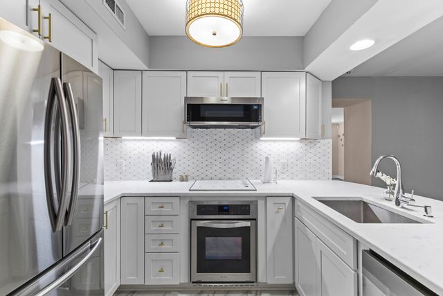 55 Ashley Avenue Apt 6, Charleston, SC 29401